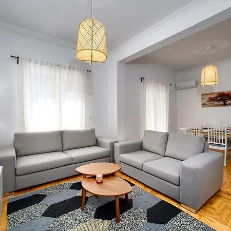 Acropolis Area Family Friendly 2bdr Apartment Athens